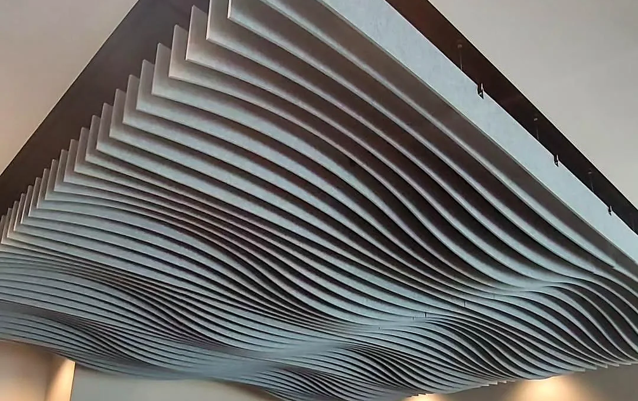 Wave-form acoustic ceiling installation